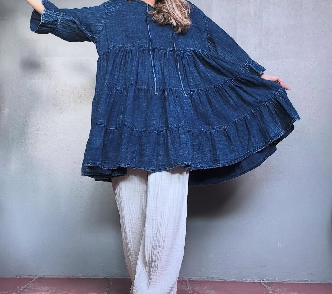 Dress med lätt volanger- Angie