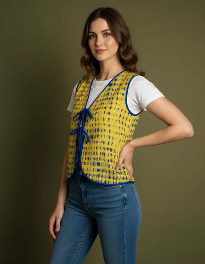 Linnevest med knytband- Shiborifärgad