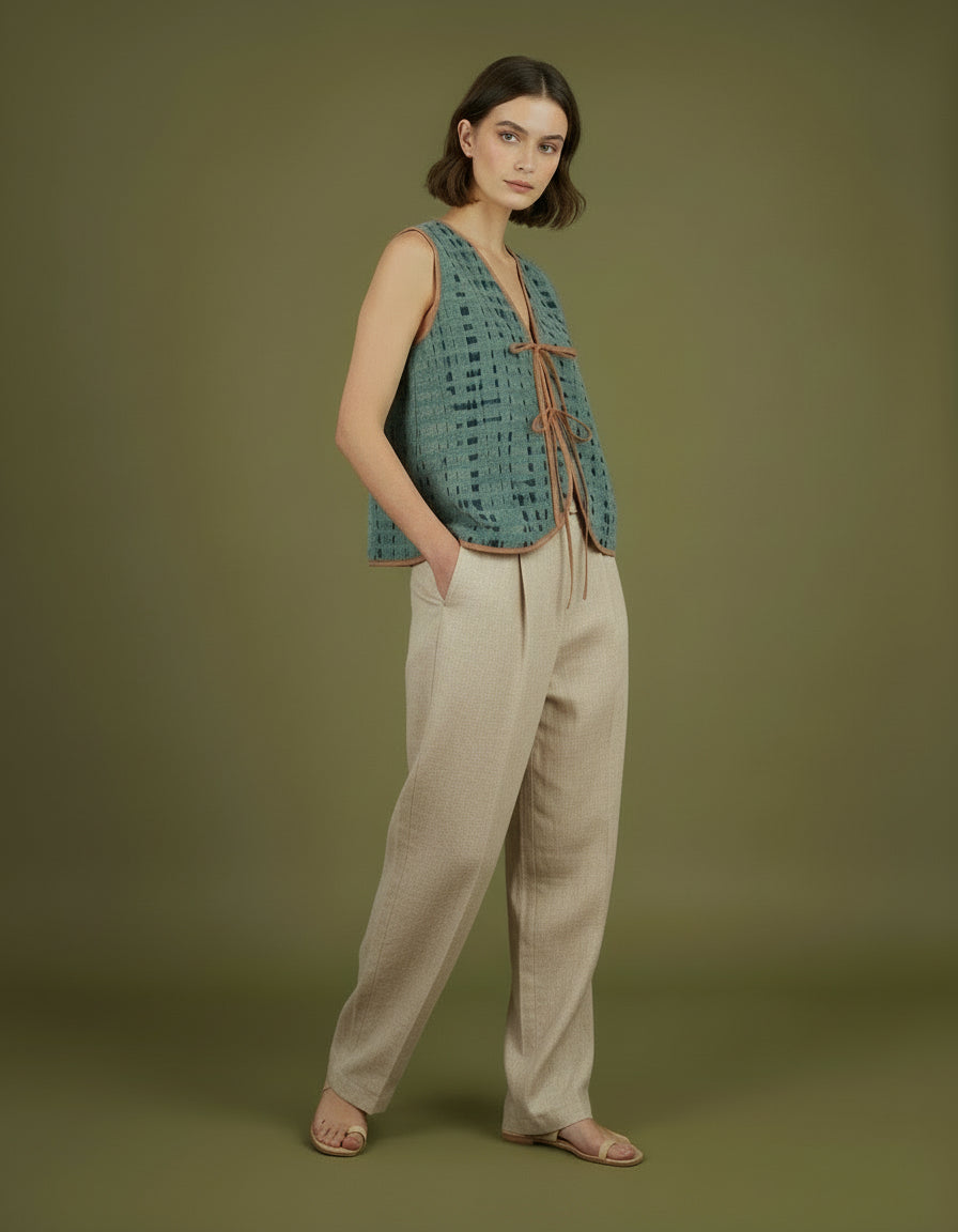 Linnevest med knytband- Shiborifärgad