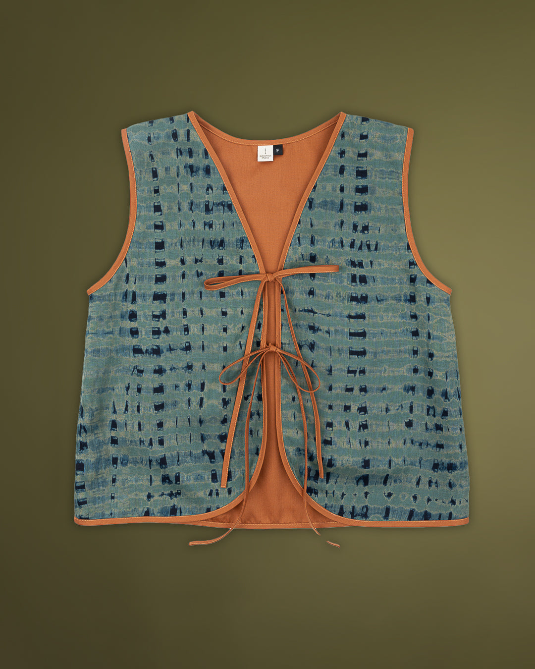 Linnevest med knytband- Shiborifärgad