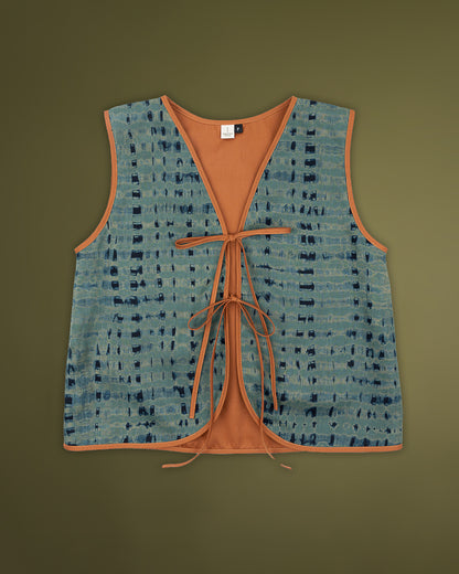 Linnevest med knytband- Shiborifärgad