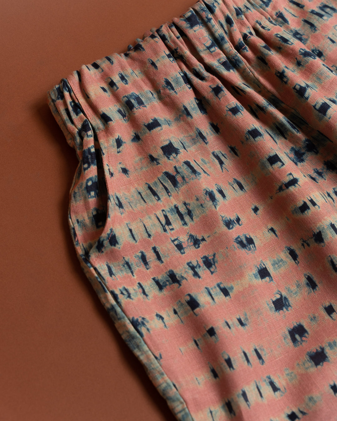 Linnebyxor- Shiborifärgade